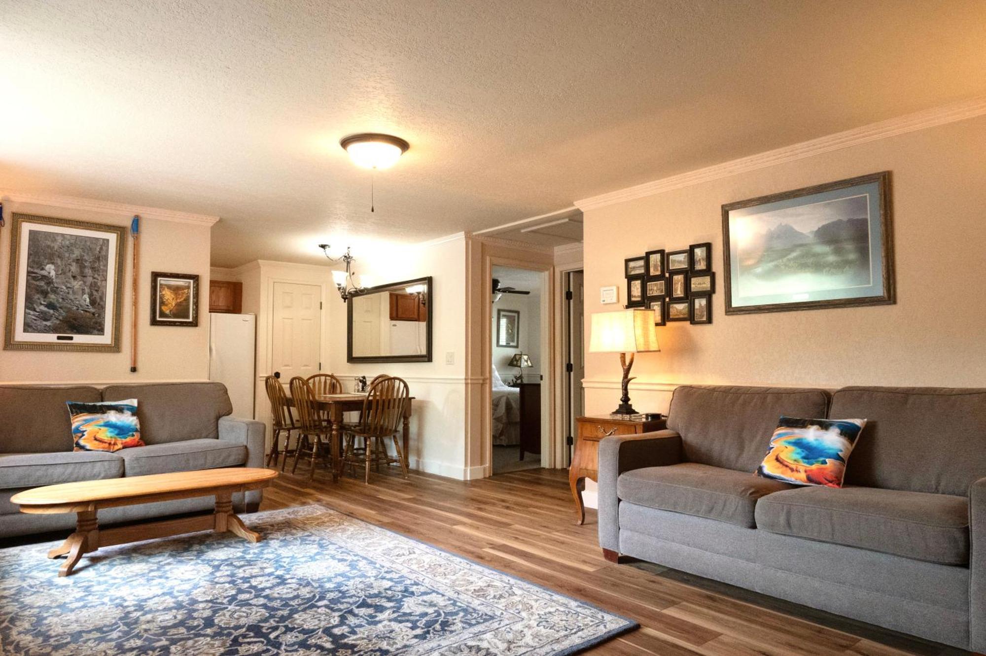 Yellowstone Gateway Inn Гардинер Экстерьер фото