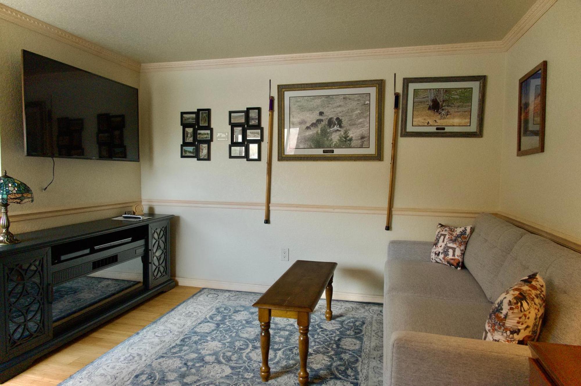 Yellowstone Gateway Inn Гардинер Экстерьер фото