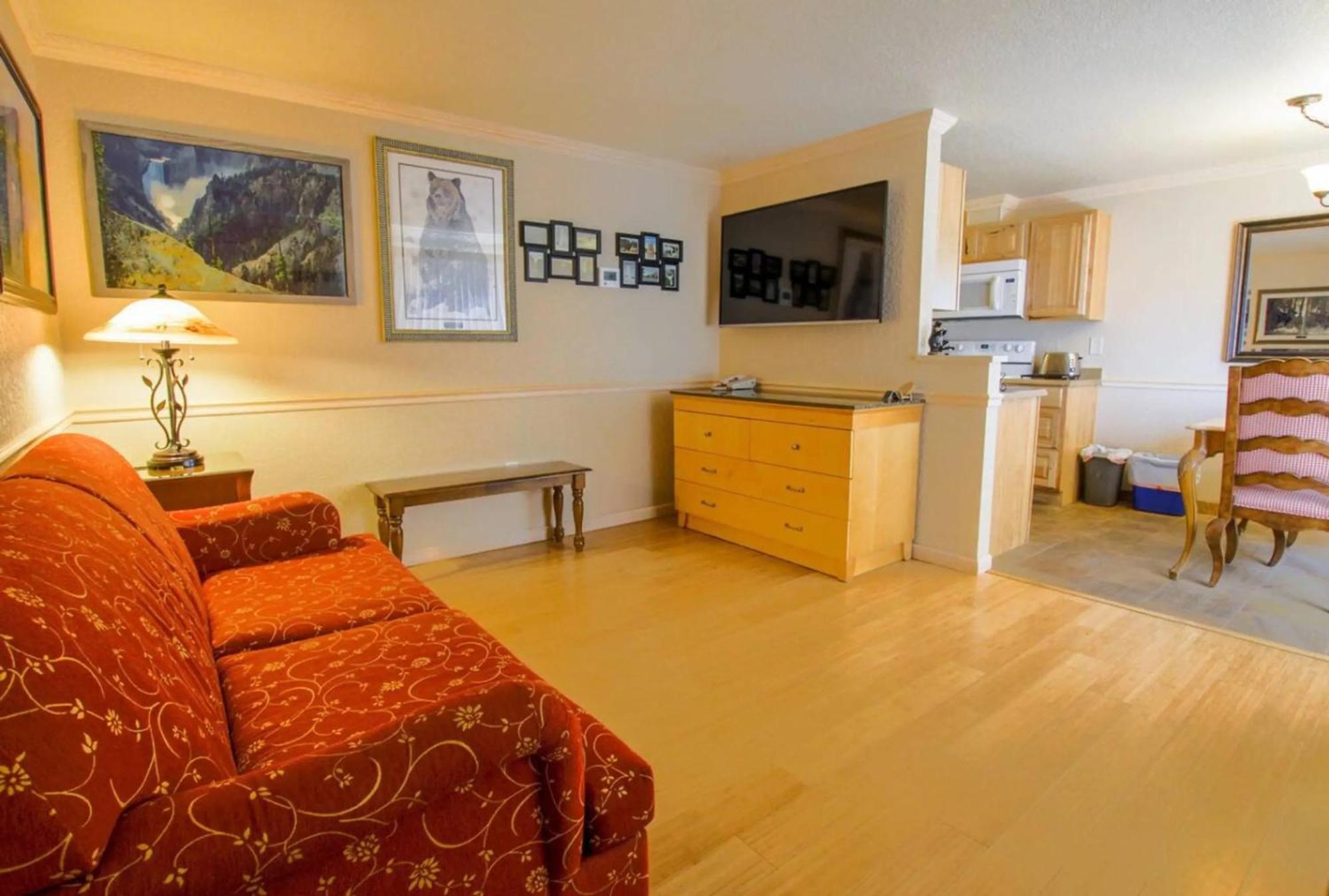 Yellowstone Gateway Inn Гардинер Экстерьер фото