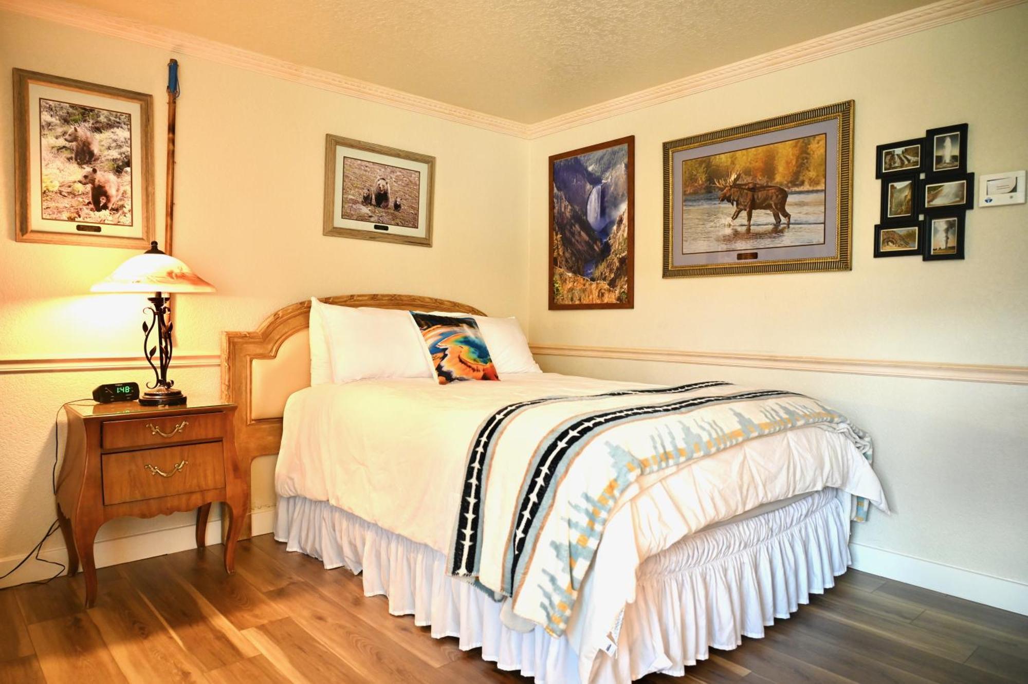 Yellowstone Gateway Inn Гардинер Экстерьер фото