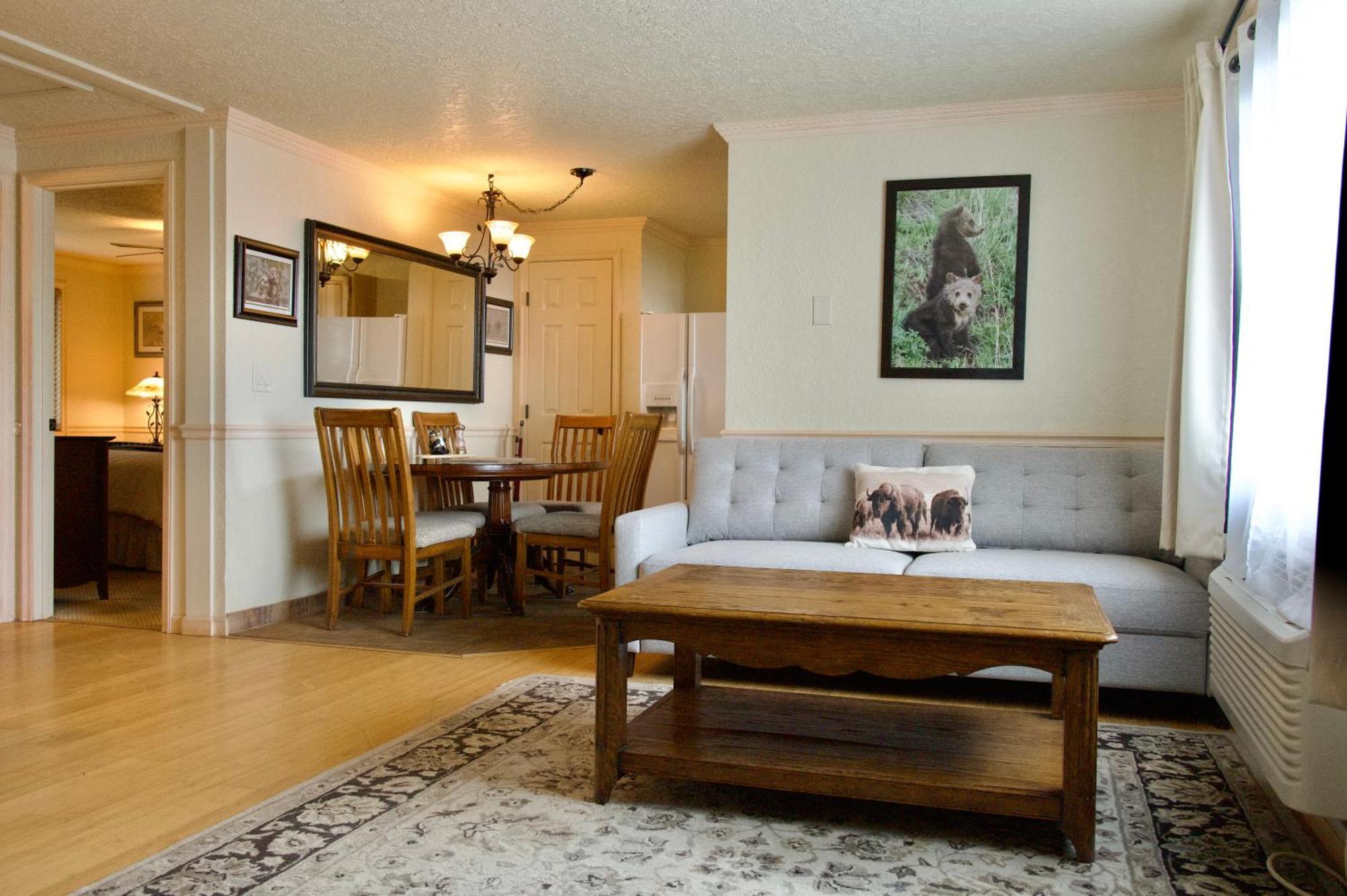 Yellowstone Gateway Inn Гардинер Экстерьер фото