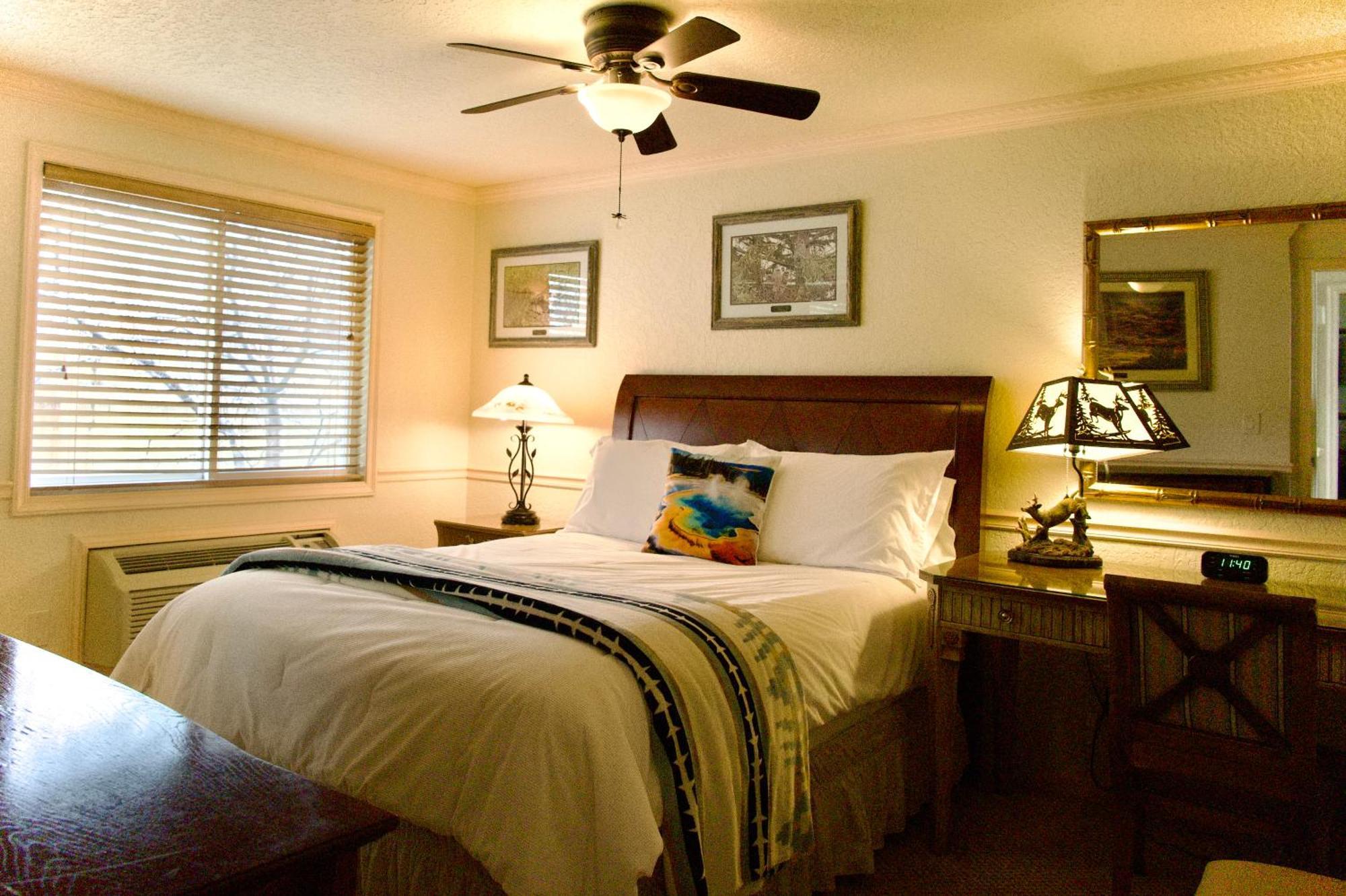 Yellowstone Gateway Inn Гардинер Экстерьер фото