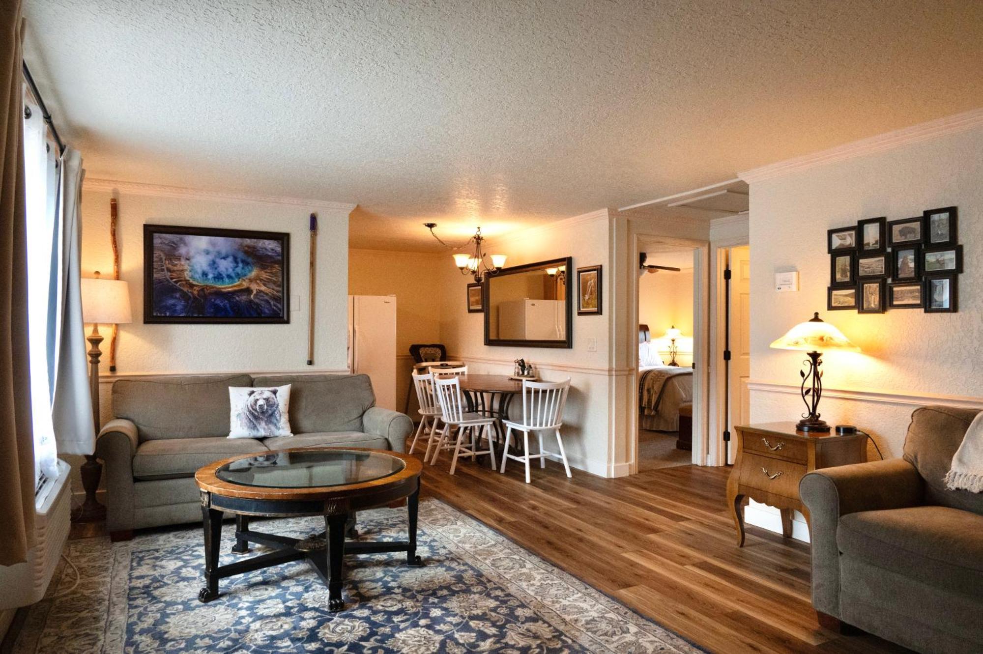 Yellowstone Gateway Inn Гардинер Экстерьер фото