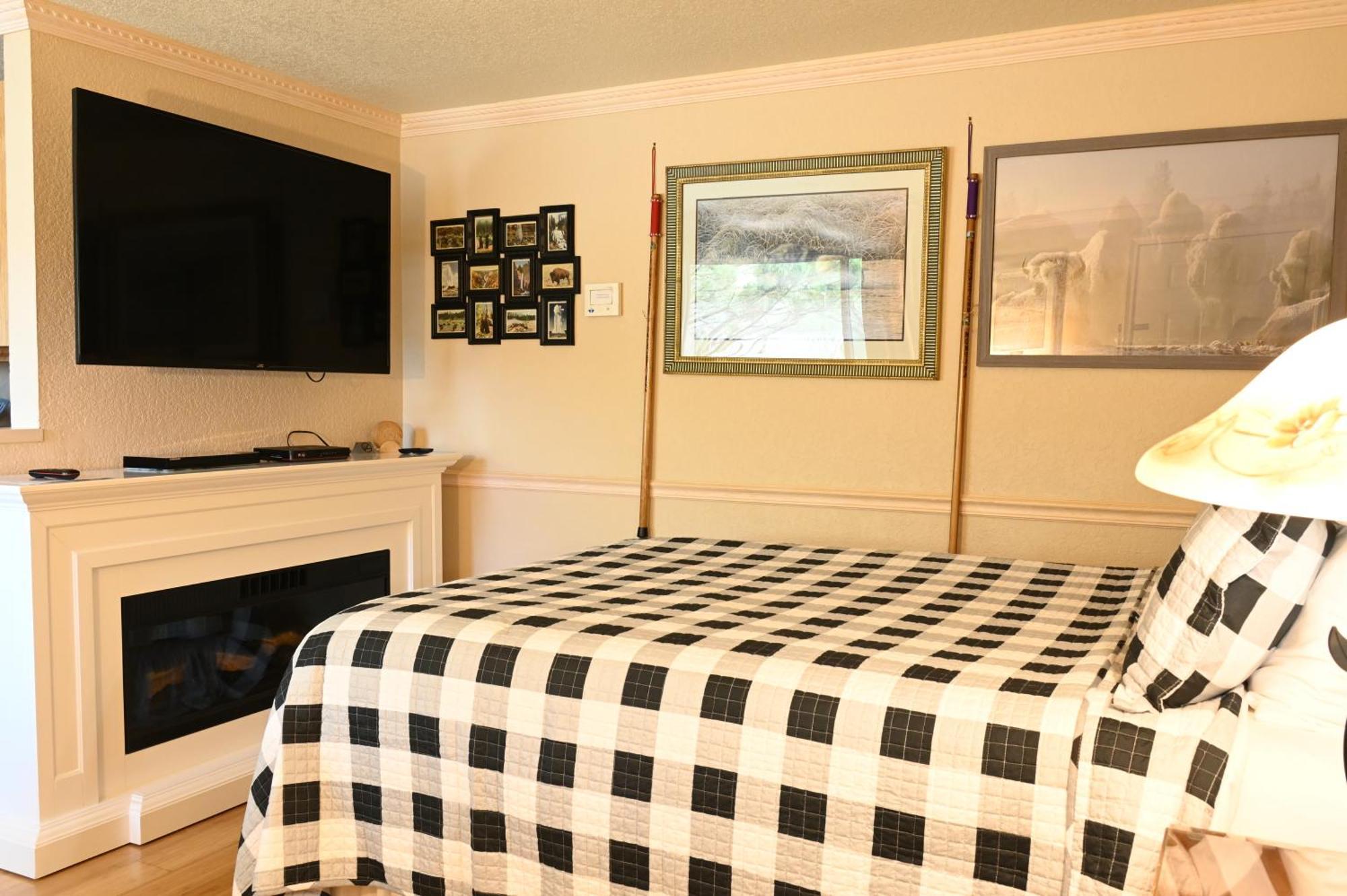 Yellowstone Gateway Inn Гардинер Экстерьер фото