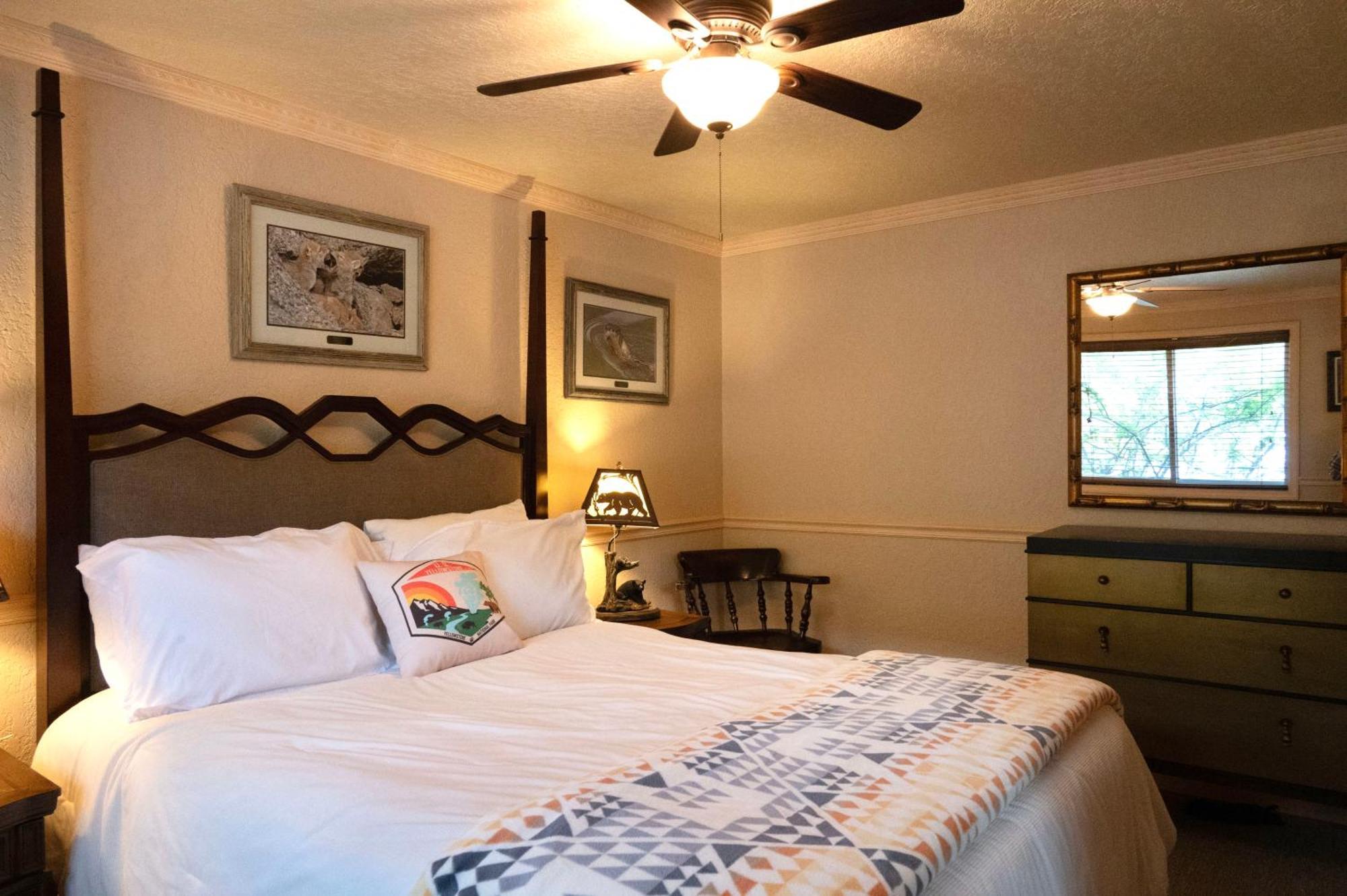 Yellowstone Gateway Inn Гардинер Экстерьер фото