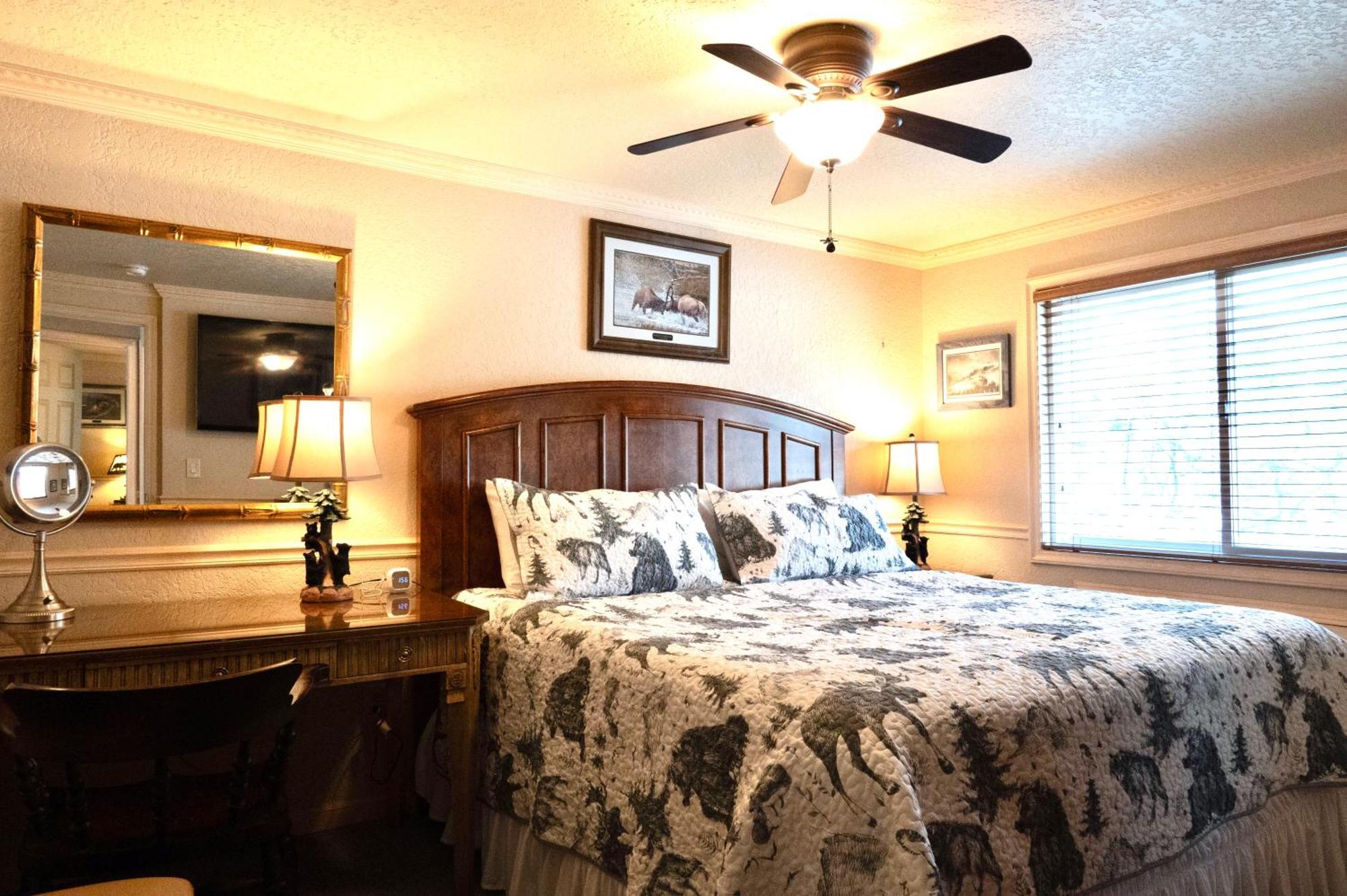 Yellowstone Gateway Inn Гардинер Экстерьер фото